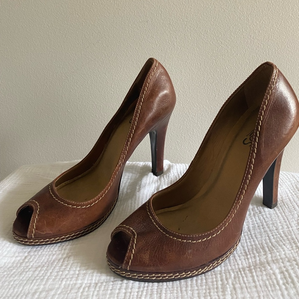 Carlos Santana size 8M, women’s brown heels